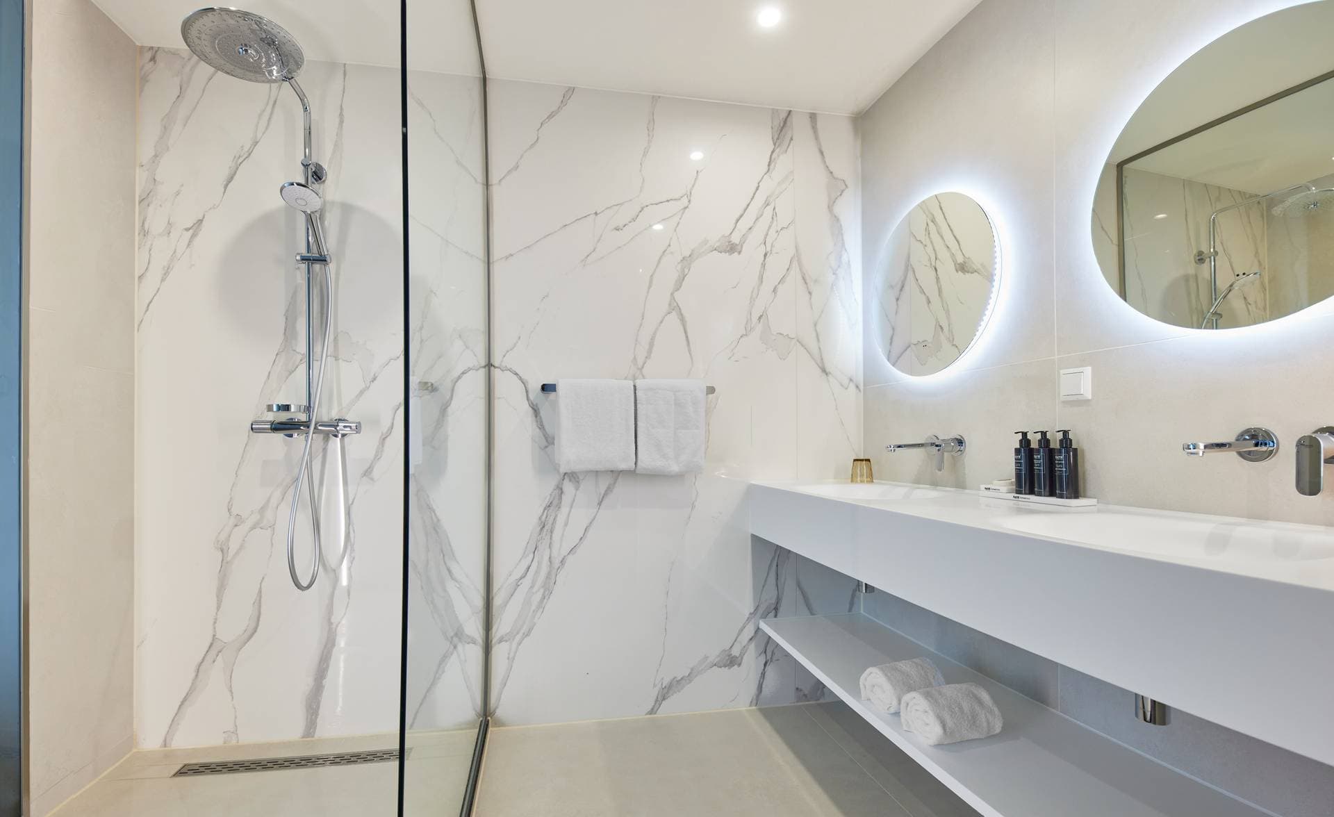 Bathroom 4*