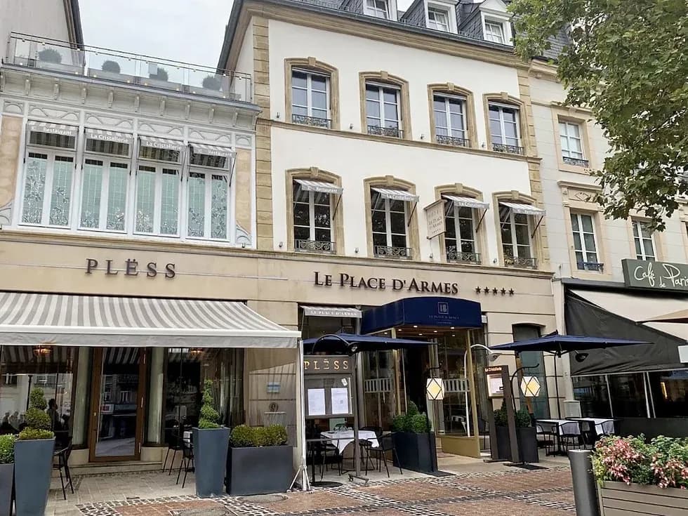 Le 18 Place D'armes 1