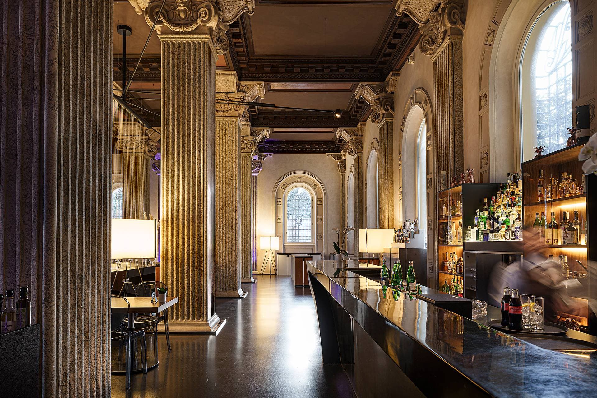 Senses lounge bar