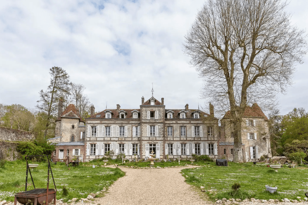 Le Château de Manou 1