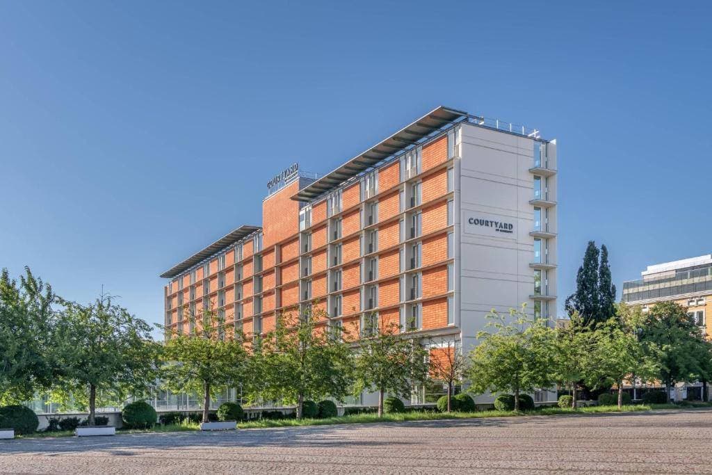 Courtyard Linz 1