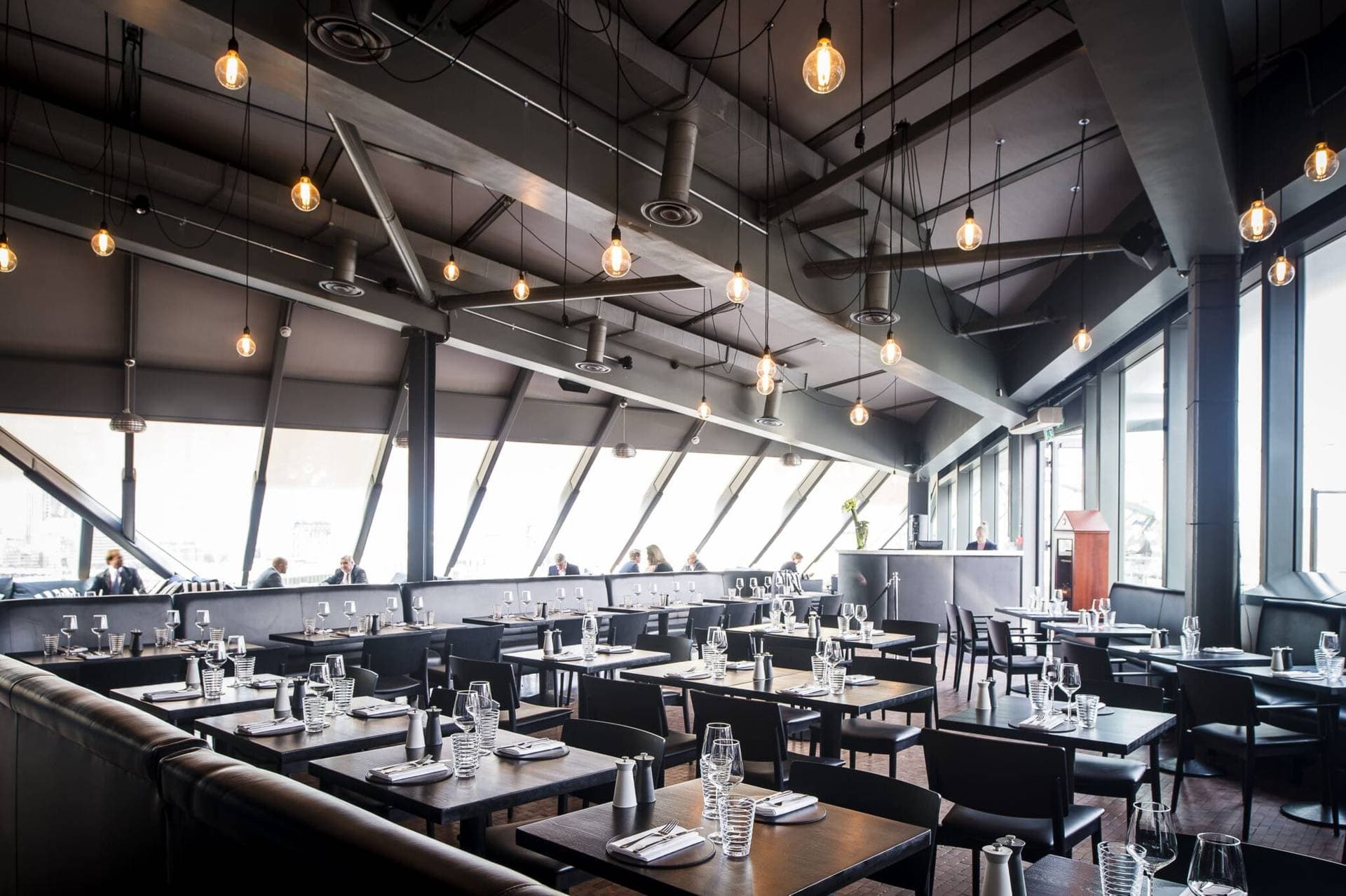 Restaurant – Group dining