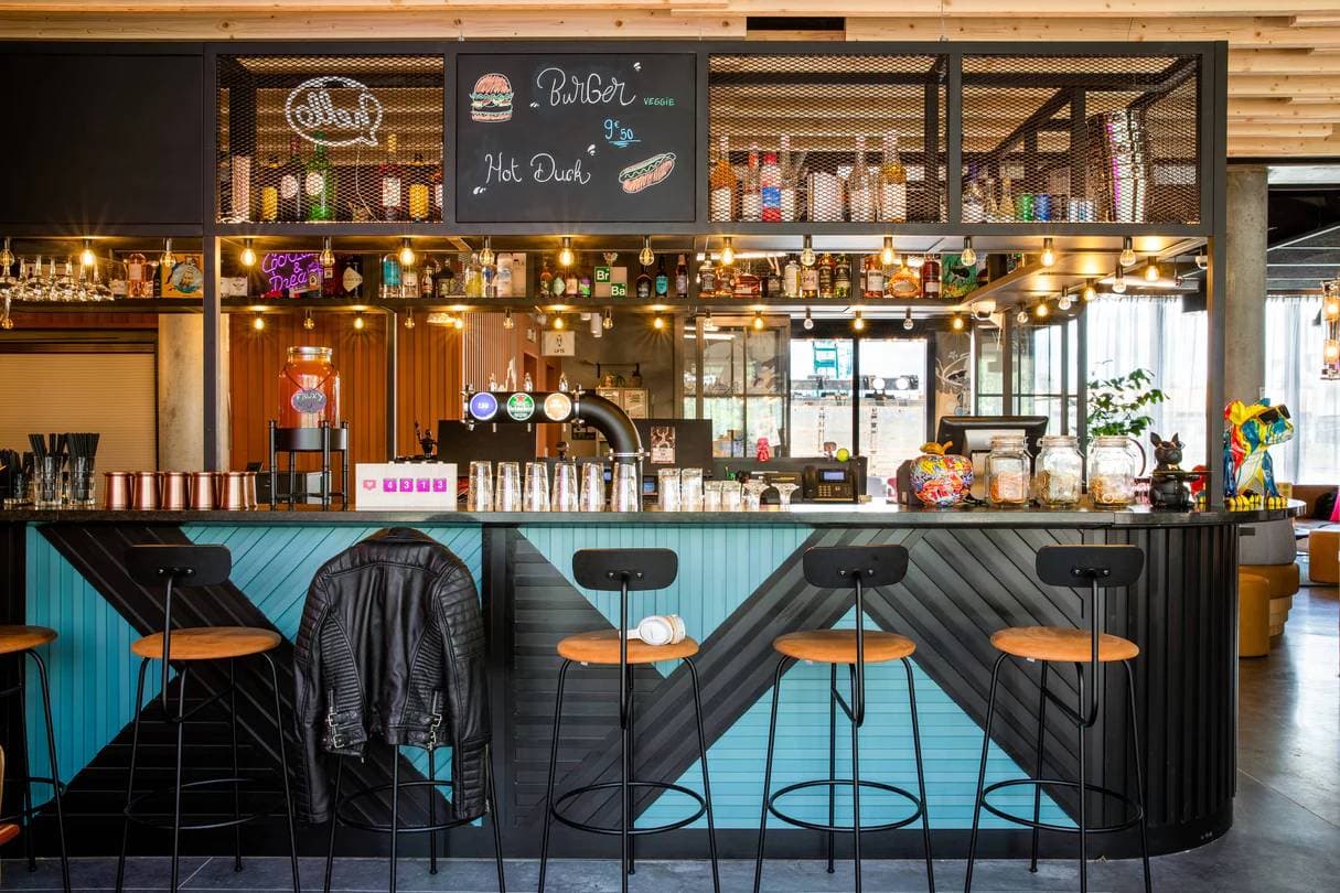Bar