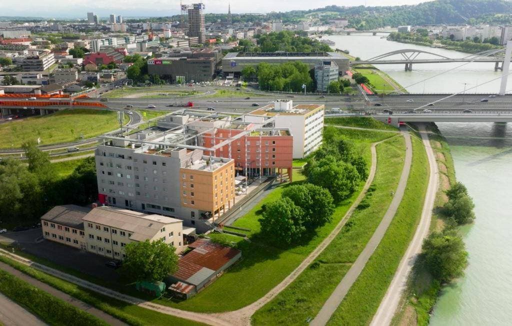 Trans World Hotel Donauwelle 1