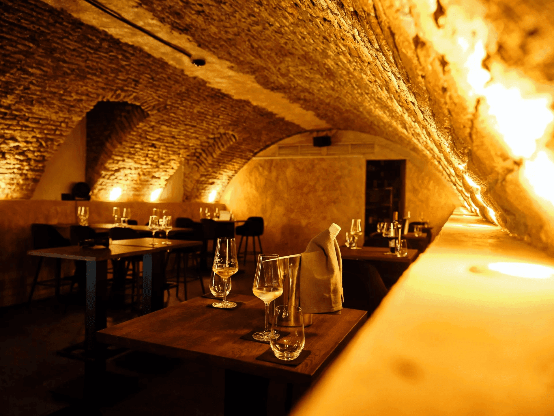 Vino's Weinbar 1