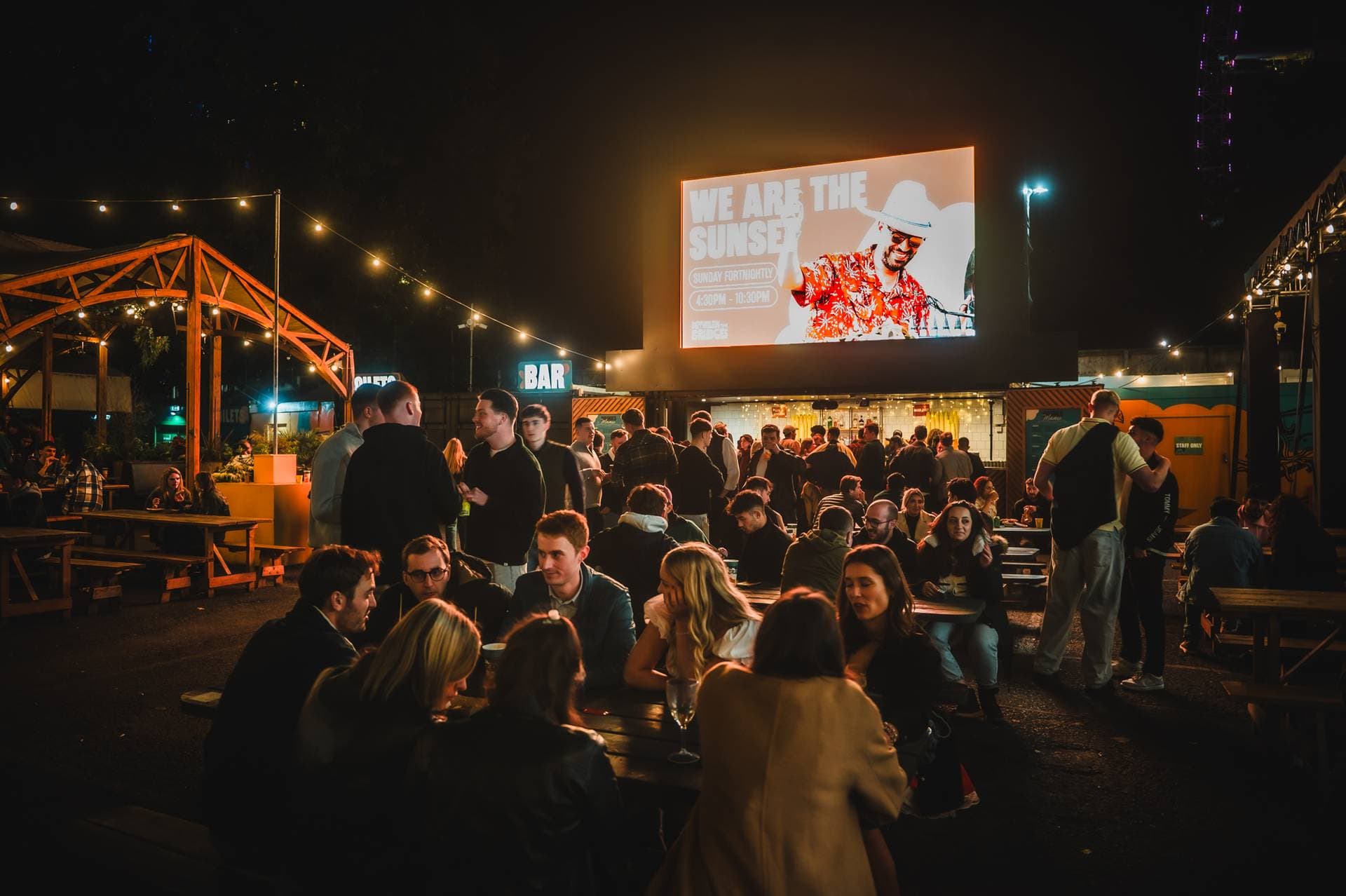 Between The Bridges - Full Venue