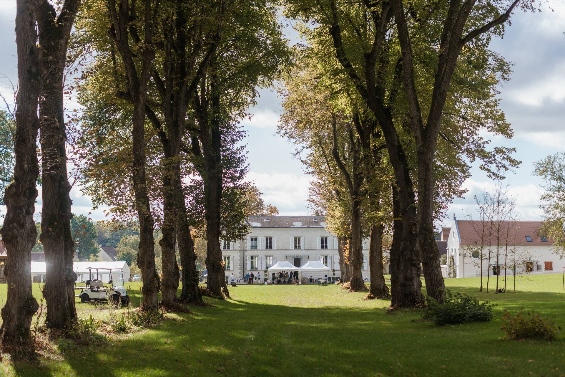 Château vu depuis l'allée centrale
