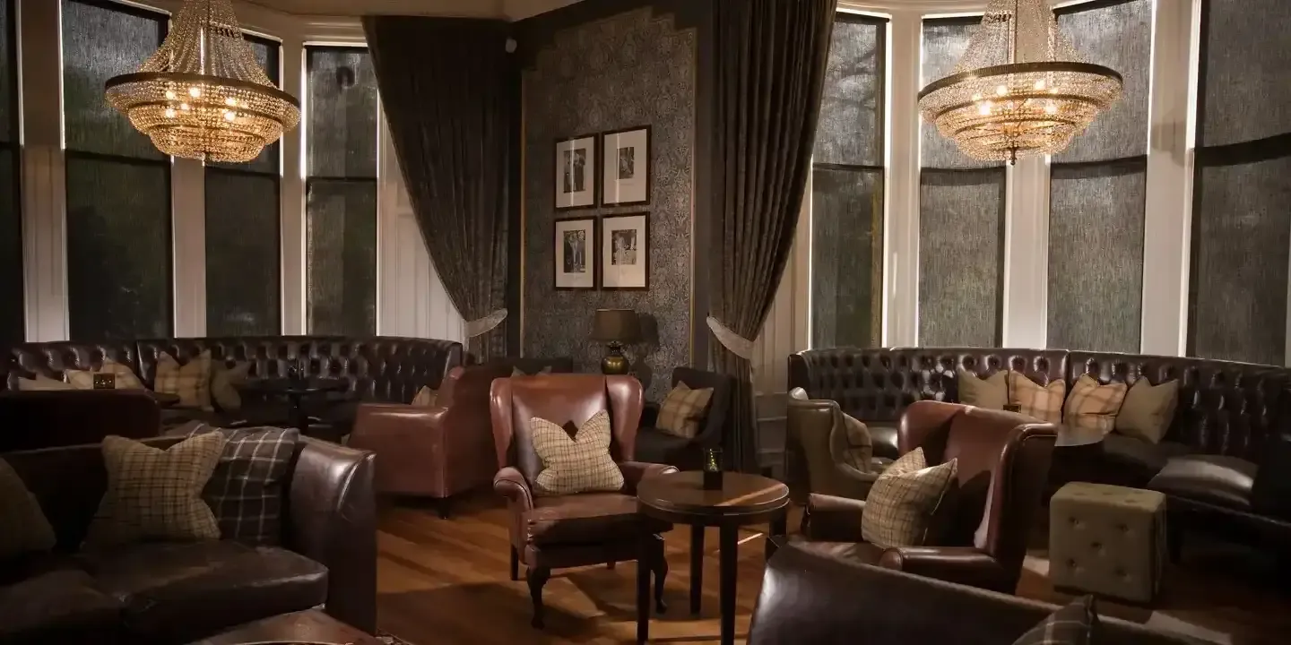 Main Hotel Bar