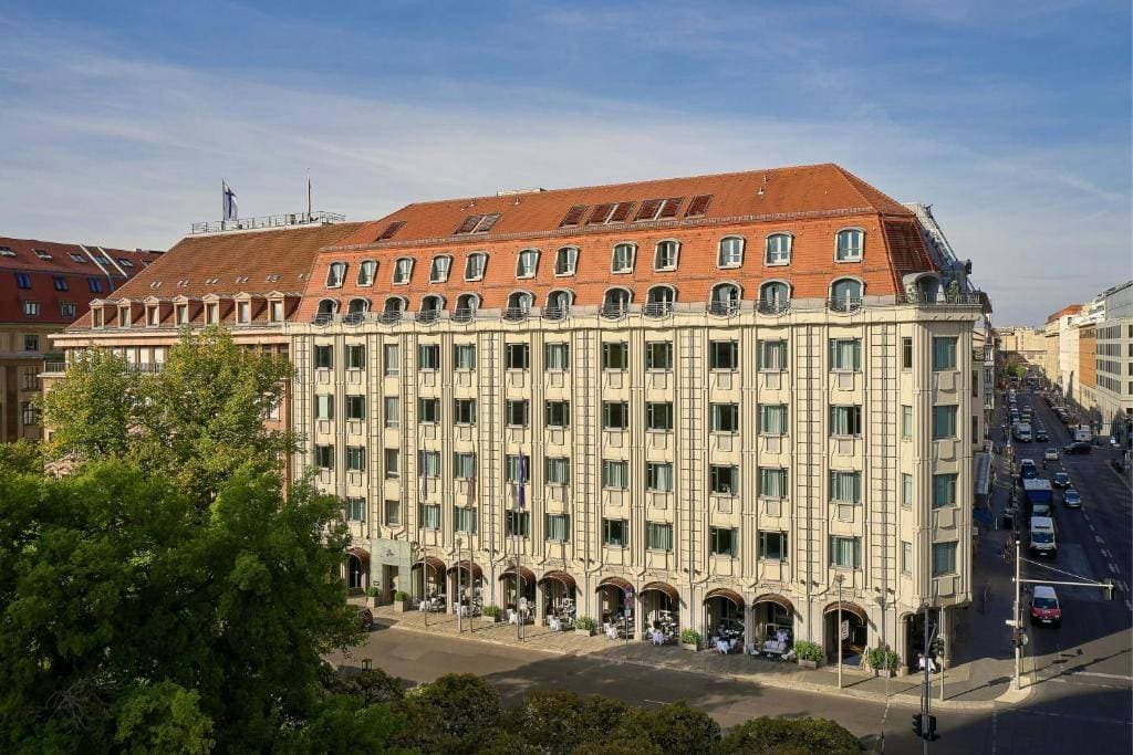 Hotel Luc Berlin, Autograph Collection 1