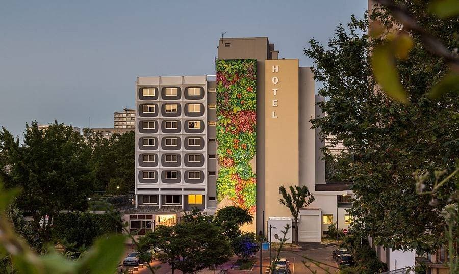 Hôtel des Congrès 3