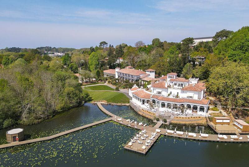 Brindos Lac & Château 2