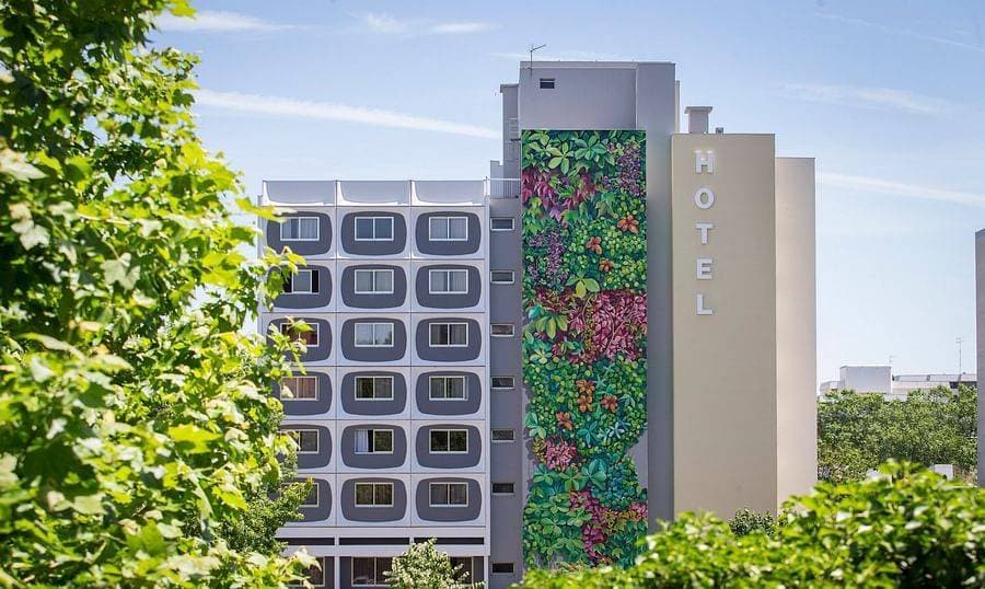 Hôtel des Congrès 1
