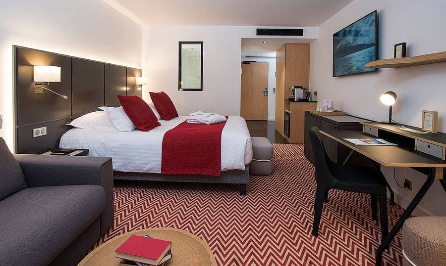 FOREST HILL PARIS MEUDON-VELIZY★★★★ 14
