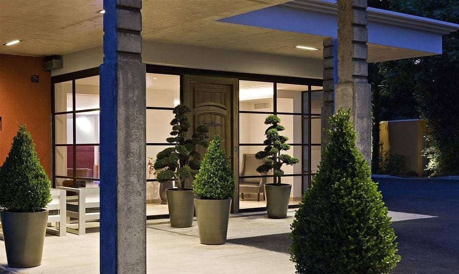 Best Western Plus Le Lavarin 1