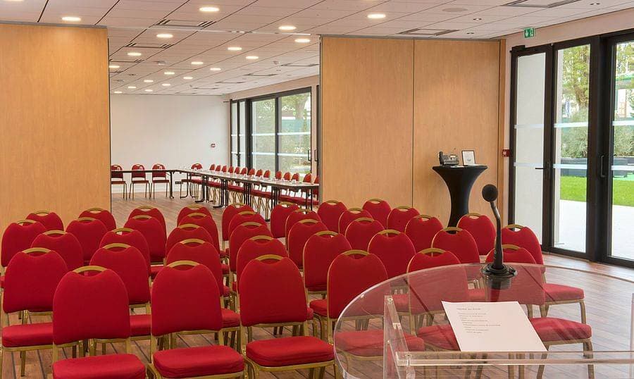 FOREST HILL PARIS MEUDON-VELIZY★★★★ 13