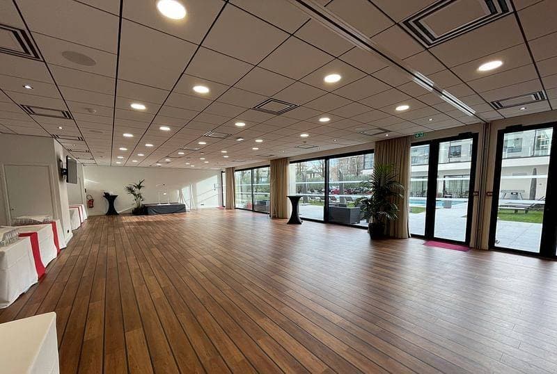 FOREST HILL PARIS MEUDON-VELIZY★★★★ 8