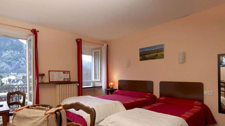 Logis Hostellerie de la Poste 9