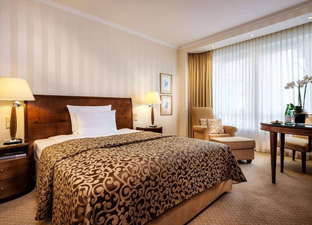 Hotel Nassauer Hof - Wiesbaden 12