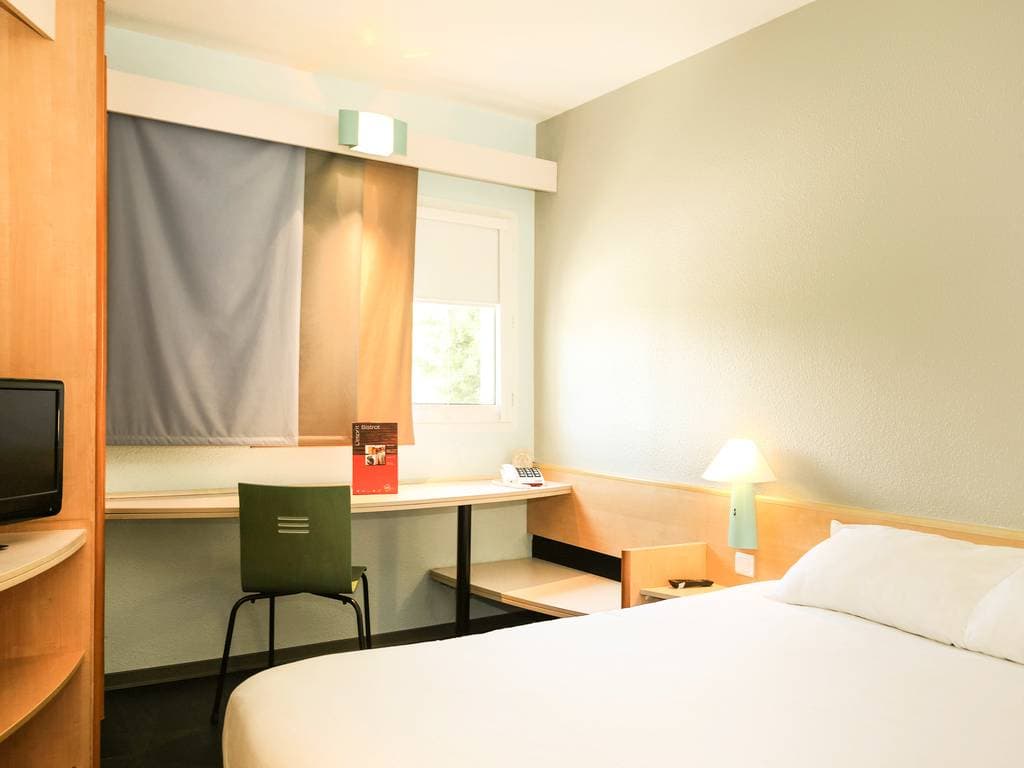 ibis Orange Centre Échangeur A7 A9 4