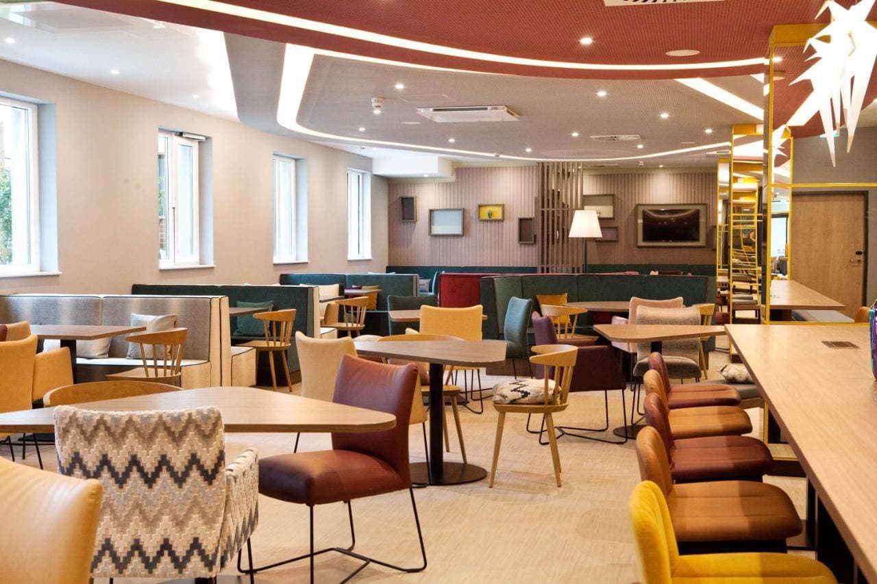 Hampton by Hilton Regensburg 8