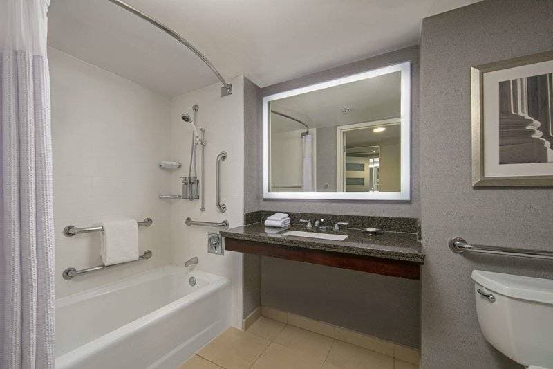 Sonesta Charlotte Lower South End 32