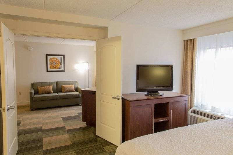 Hampton Inn & Suites Albany Downtown 9