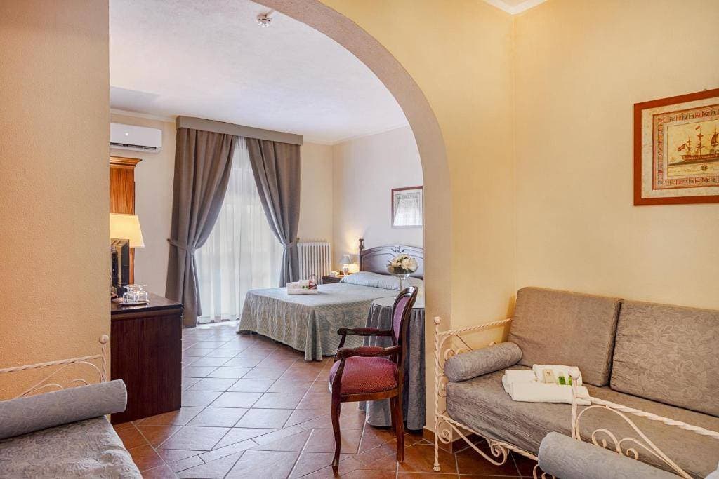 Colonna Palace Hotel Mediterraneo 9