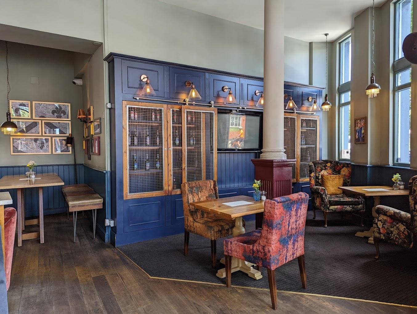 Kings Arms Pub 15