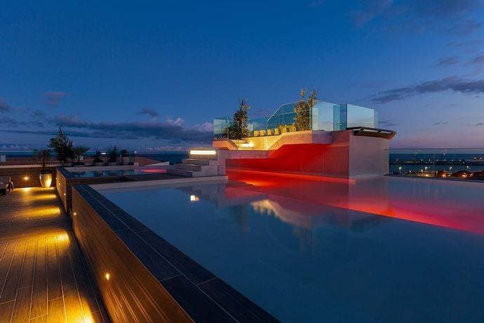 Three House Hotel 15