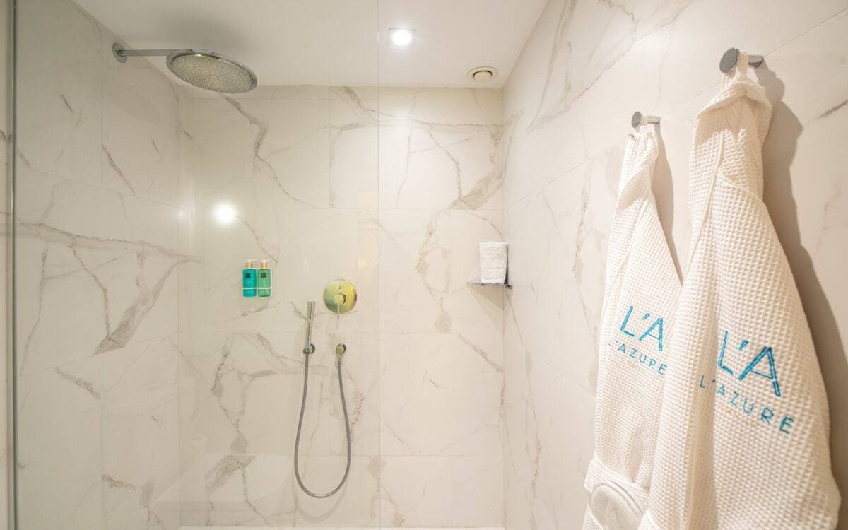 L'Azure Hotel 55