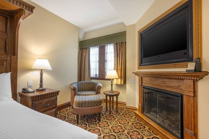 Best Western Premier Mariemont Inn 10