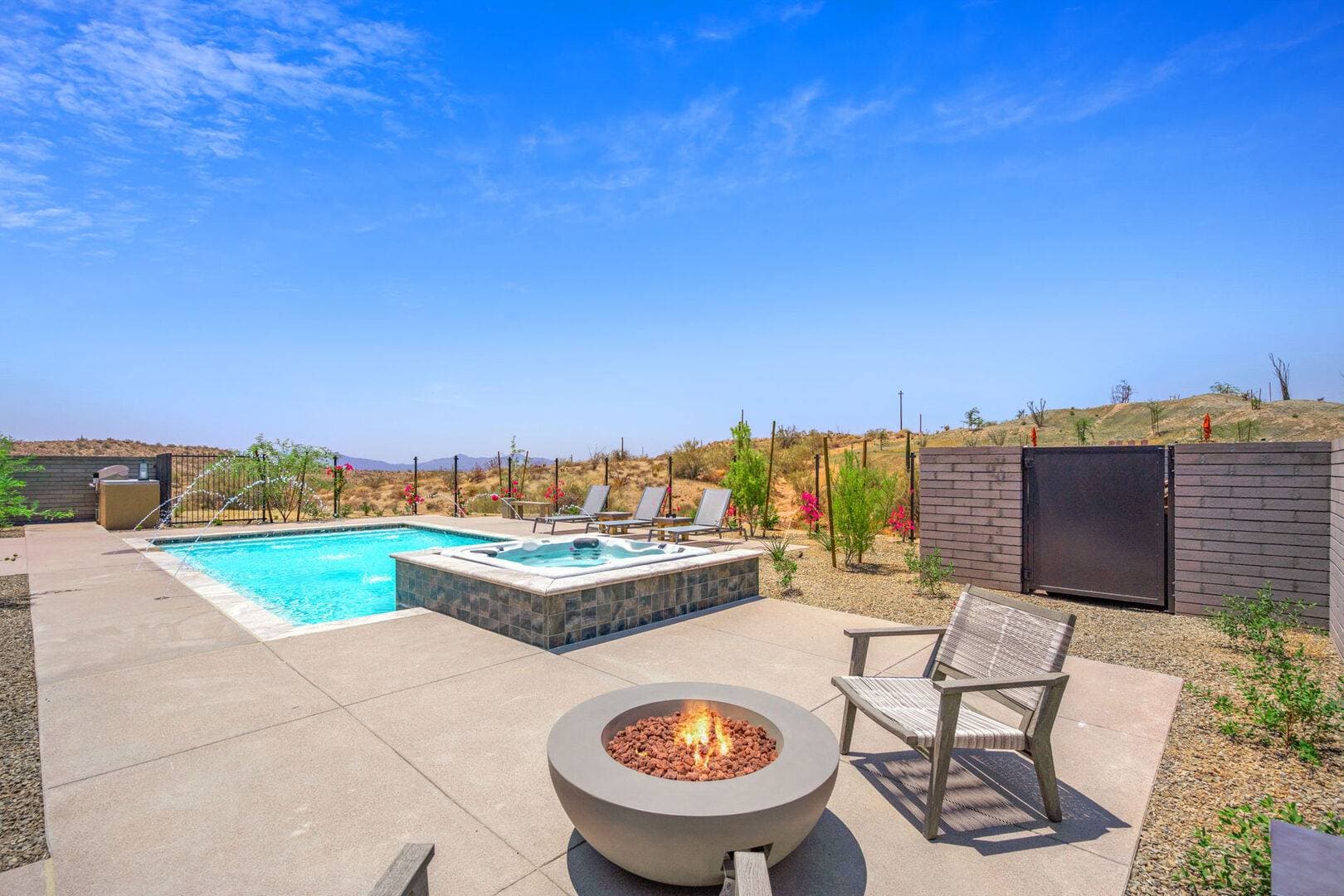 Paradise Canyon Retreat - 3 Private Estates 8