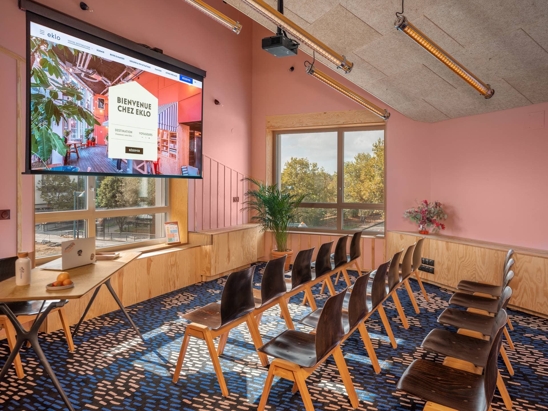Eklo Hotel Bordeaux Centre Bastide 12
