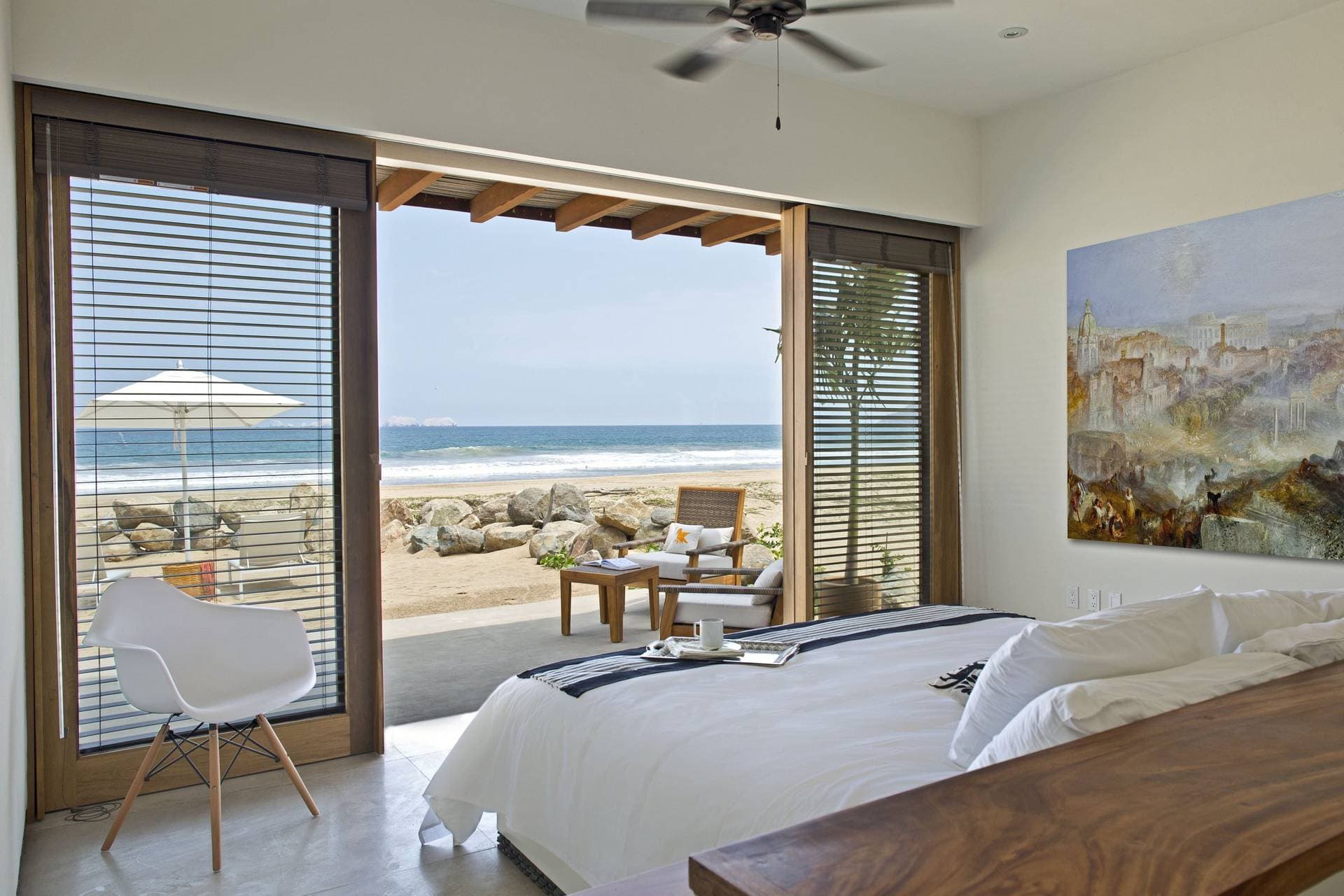 Marea Beachfront Villas 5