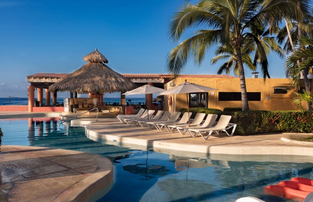 Holiday Inn Resort Ixtapa 10