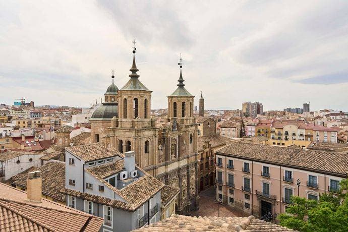 Catalonia El Pilar 9