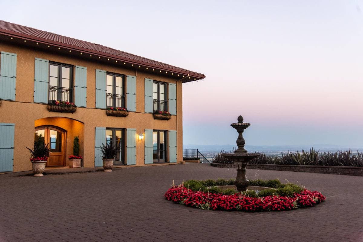 Black Walnut Inn & Vineyard 1