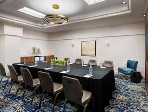 Hilton Charlotte University Place 10