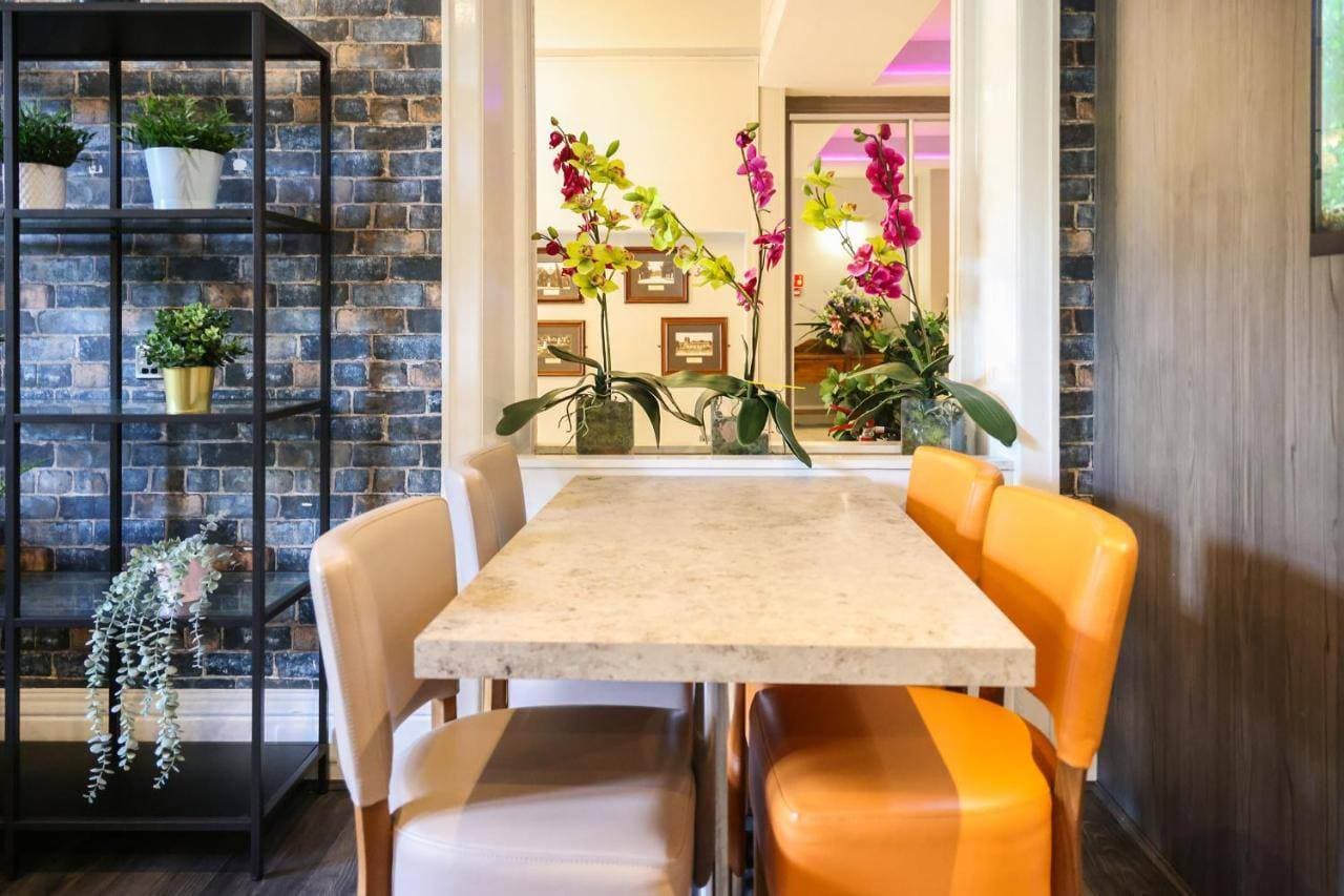 Tong Park Hotel 8