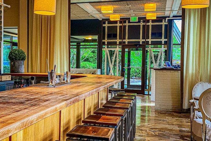 Proximity Hotel 21