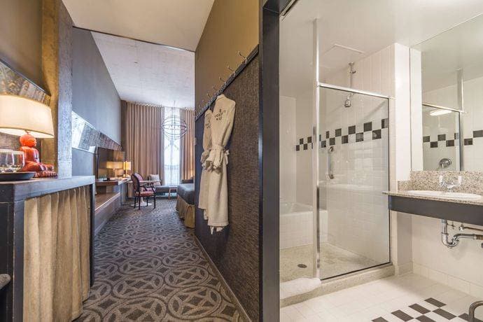 Proximity Hotel 13