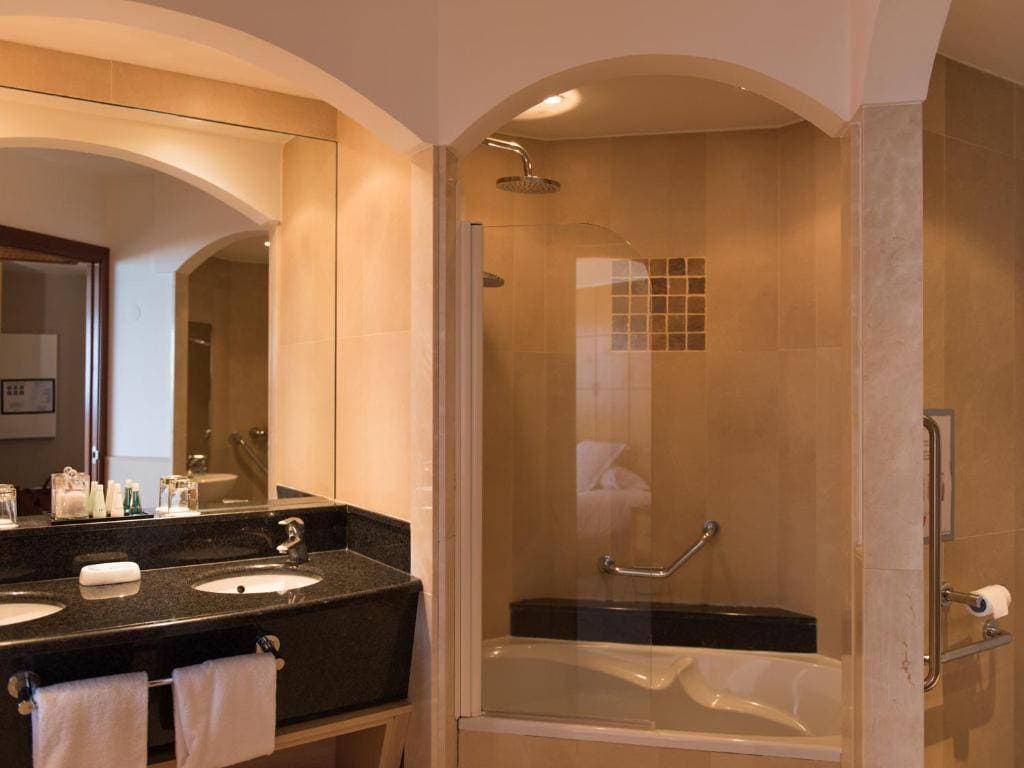 Grand Hôtel Les Flamants Roses Thalasso & Spa 18
