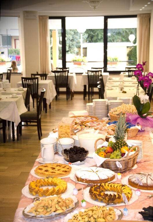 Hotel Turistica 9