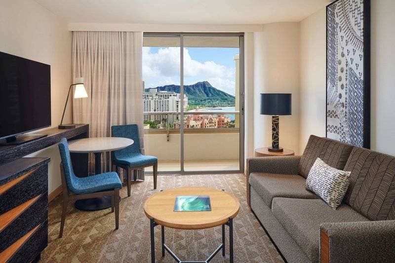 Embassy Suites Waikiki Beach Walk 15