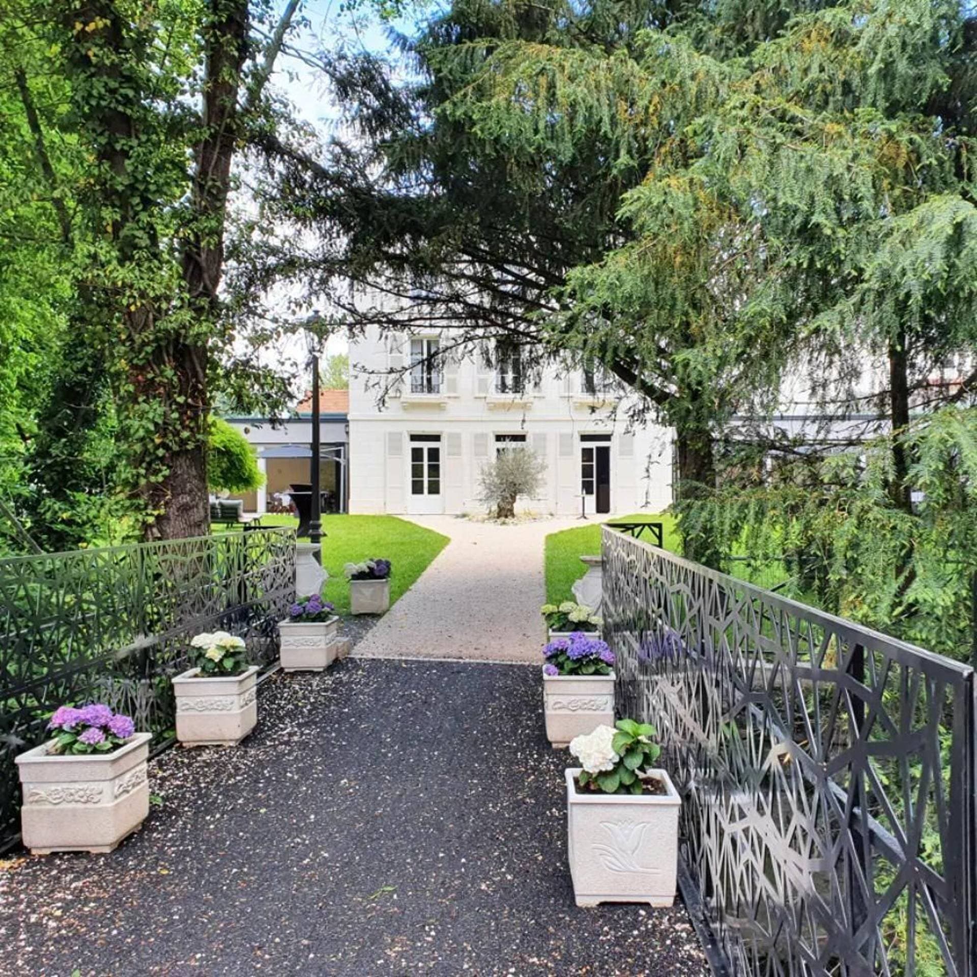 Le Quai de Champagne 1