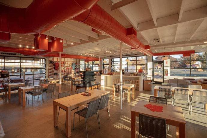 Best Friends Roadhouse And Mercantile 20