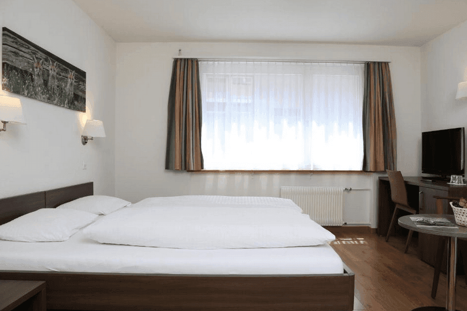 Hotel Crystal 19