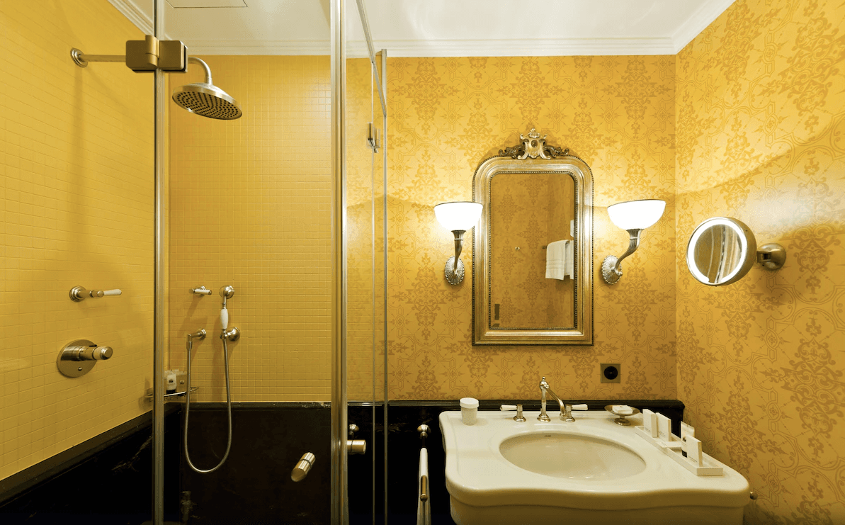L'Hotel Les Trois Rois 24