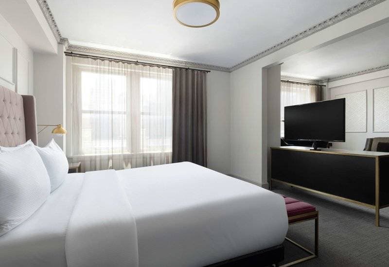 Hotel Phillips Kansas City, Curio Collection by Hilton 44