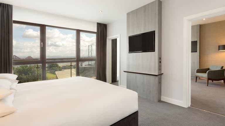 DoubleTree by Hilton Queensferry  12